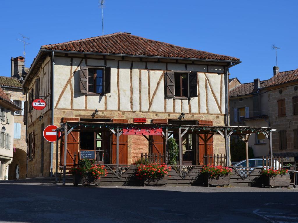 Hotel Le Lac Bleu Lacapelle-Marival Exterior foto