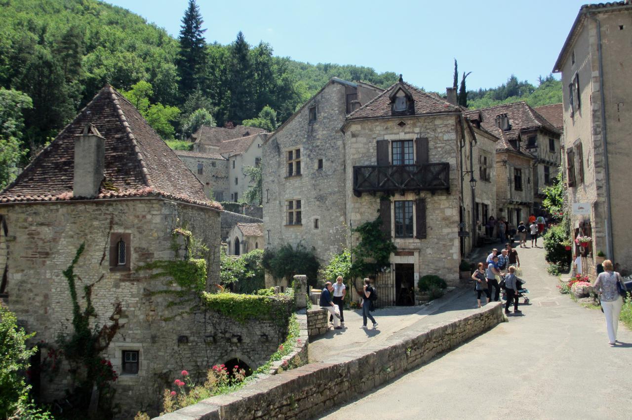 Hotel Le Lac Bleu Lacapelle-Marival Exterior foto